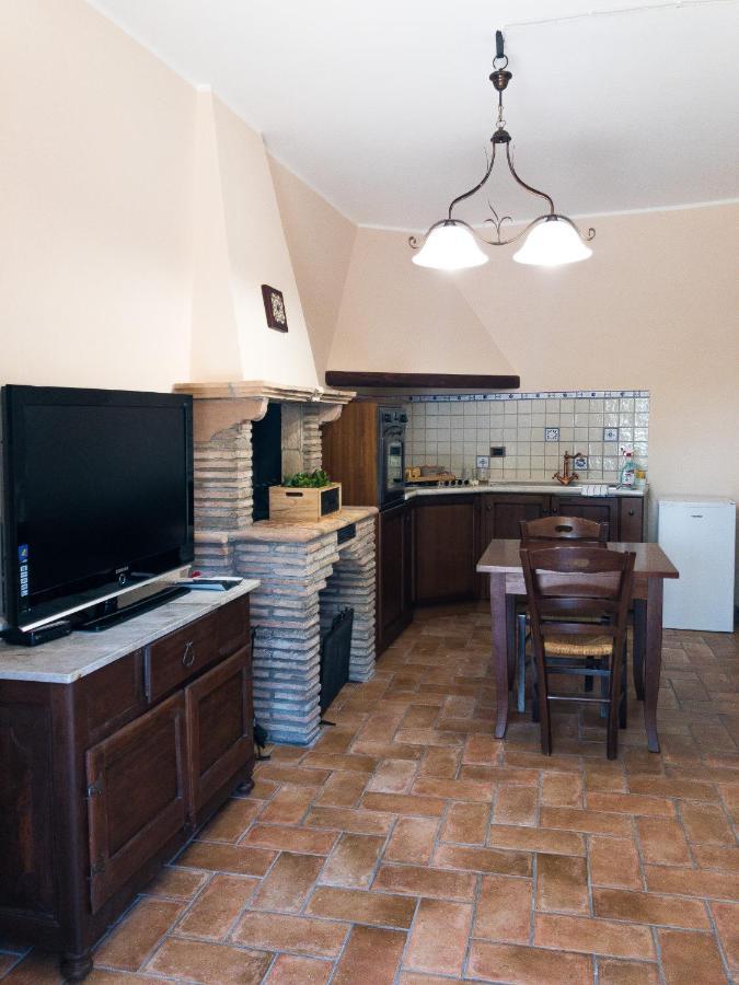 Casa Vacanze La Piazzetta Del Castello Montecalvello Εξωτερικό φωτογραφία